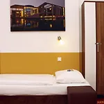 Hostel Grand Classic *