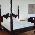 Hostel Grand Classic *