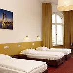 Hostel Grand Classic *
