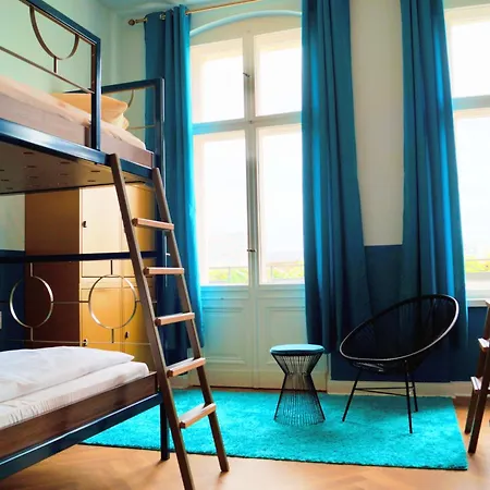 Hostel Grand Classic *
