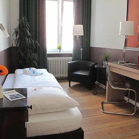 Hostel Grand Classic *