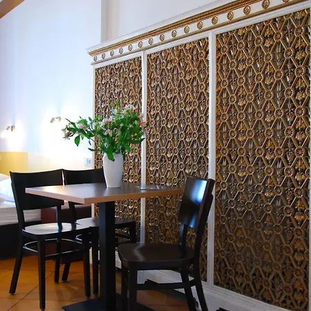 Grand Classic Hostel