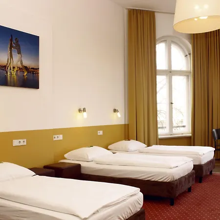 Hostel Grand Classic *