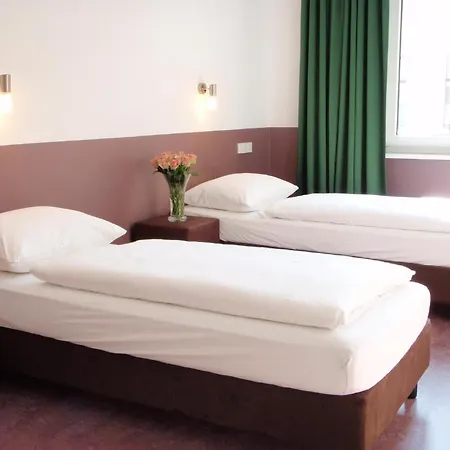 Hostel Grand Classic