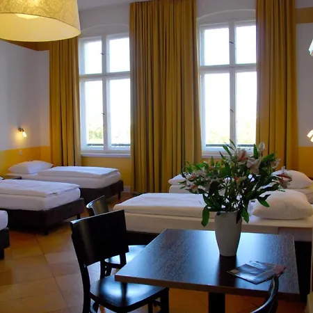 Hostel Grand Classic