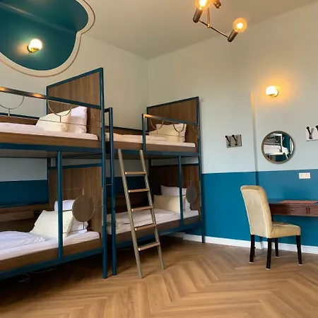 Hostel Grand Classic