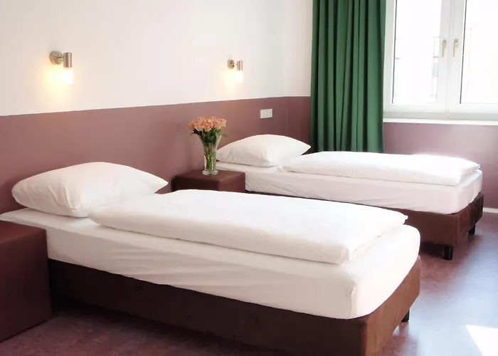 Hostel Grand Classic