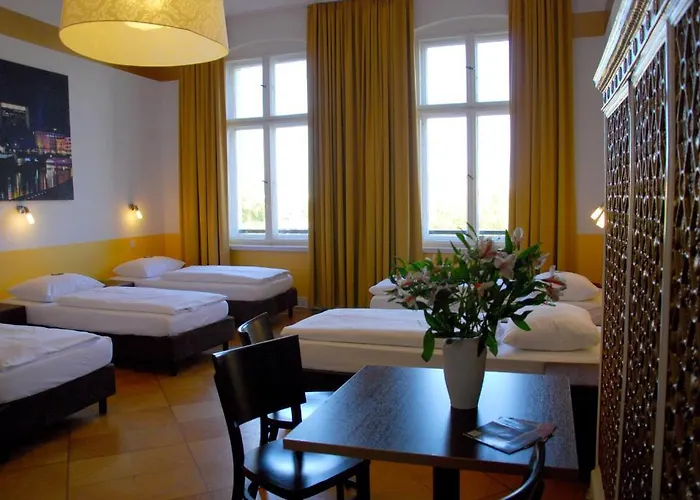 Hostel Grand Classic